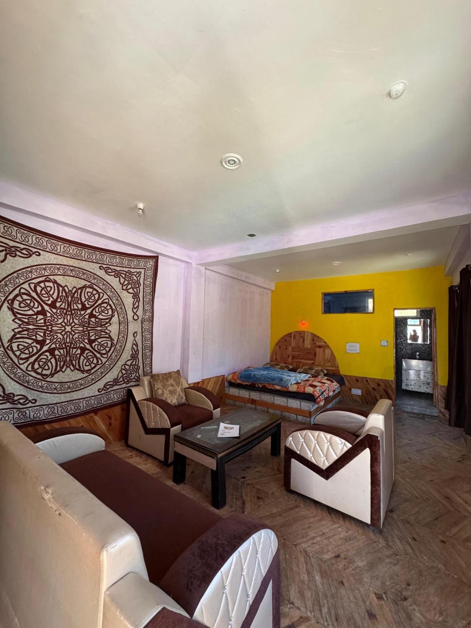 Hotel 19 Tosh Esterno foto